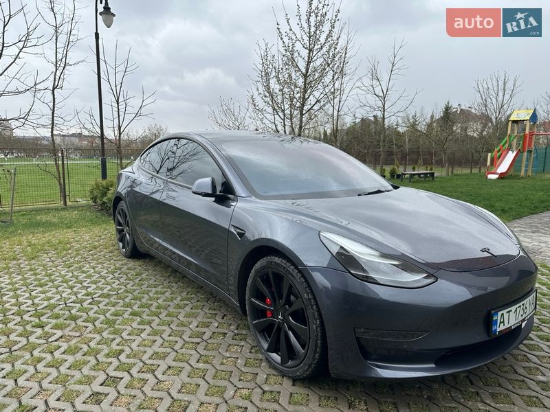 Седан Tesla Model 3 2022 в Ивано-Франковске