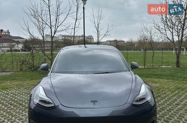 Седан Tesla Model 3 2022 в Ивано-Франковске