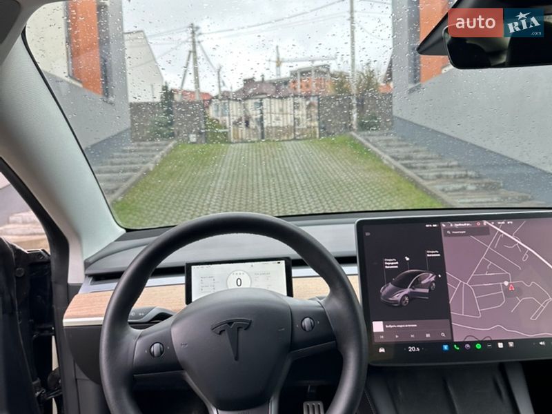 Седан Tesla Model 3 2022 в Ивано-Франковске