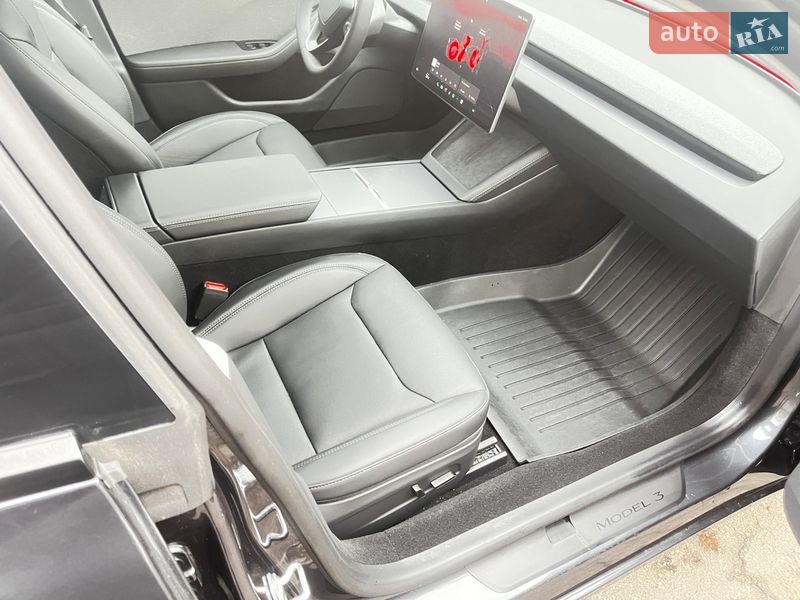Седан Tesla Model 3 2025 в Харкові