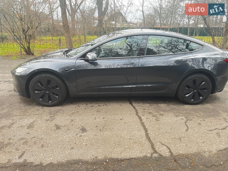Седан Tesla Model 3 2025 в Харкові