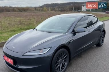 Седан Tesla Model 3 2025 в Киеве