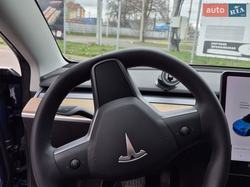 Седан Tesla Model 3 2020 в Гостомелі