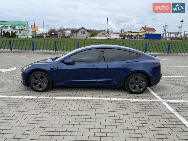 Седан Tesla Model 3 2022 в Львове
