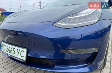 Седан Tesla Model 3 2022 в Львове