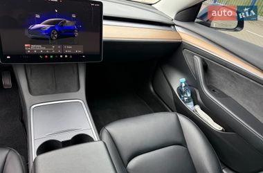 Седан Tesla Model 3 2022 в Львове