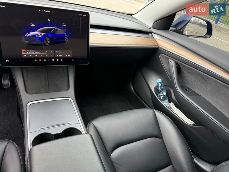 Седан Tesla Model 3 2022 в Львове