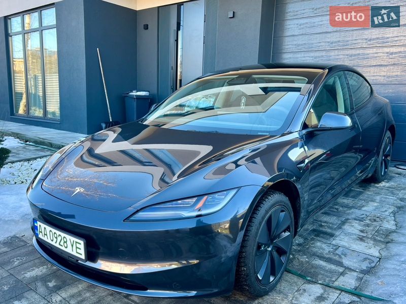 Седан Tesla Model 3 2025 в Києві