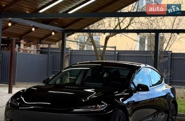 Седан Tesla Model 3 2024 в Львове