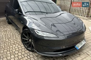 Седан Tesla Model 3 2024 в Черноморске