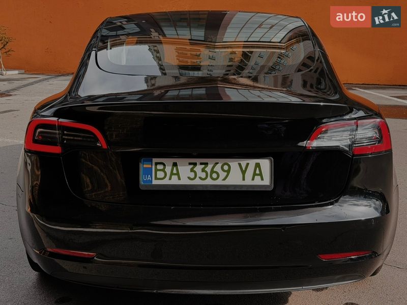 Седан Tesla Model 3 2020 в Одессе
