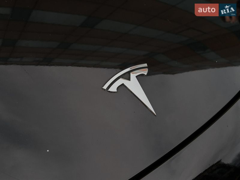 Седан Tesla Model 3 2020 в Одессе