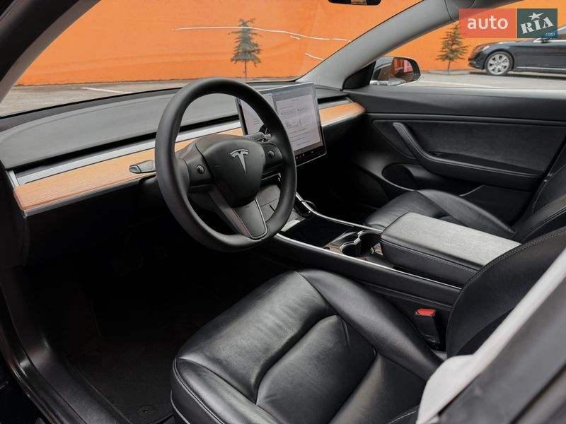 Седан Tesla Model 3 2020 в Одессе