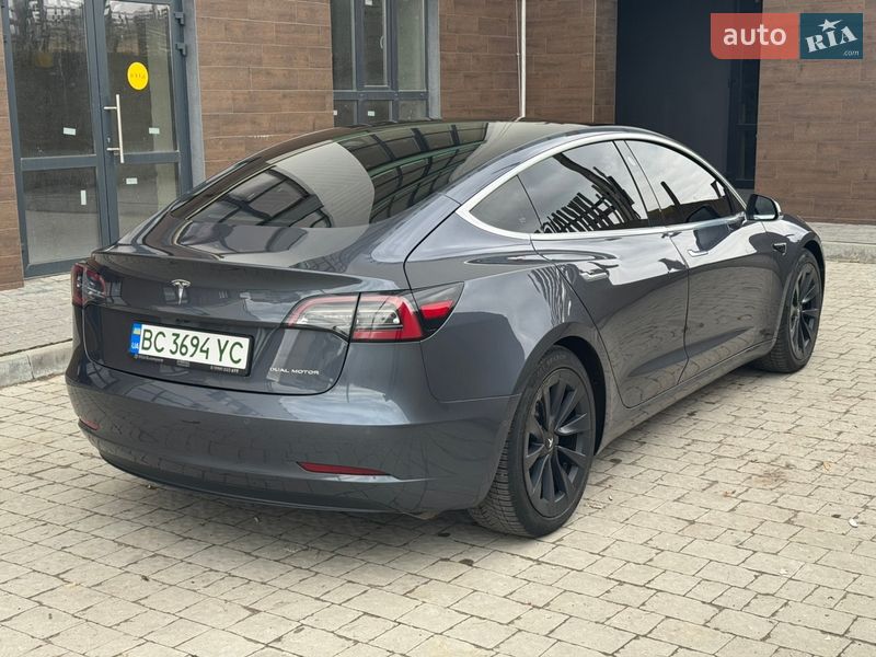 Седан Tesla Model 3 2020 в Сокалі