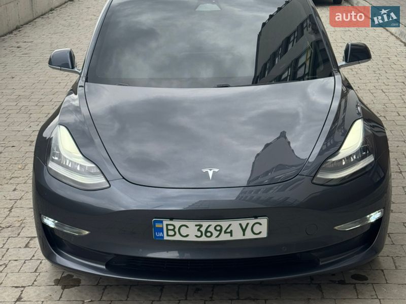 Седан Tesla Model 3 2020 в Сокалі
