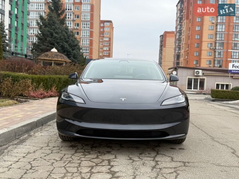 Седан Tesla Model 3 2024 в Днепре