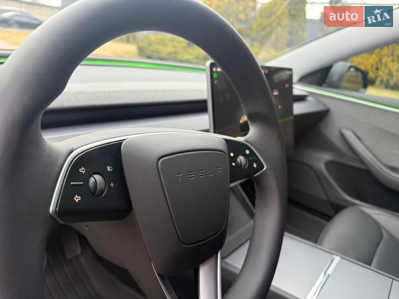 Седан Tesla Model 3 2024 в Днепре