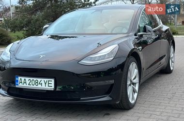 Седан Tesla Model 3 2020 в Киеве