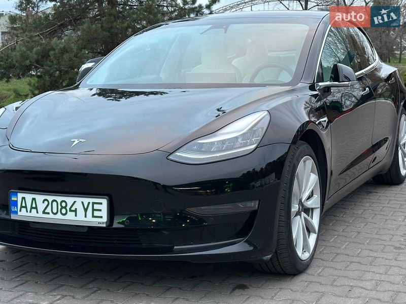 Седан Tesla Model 3 2020 в Киеве