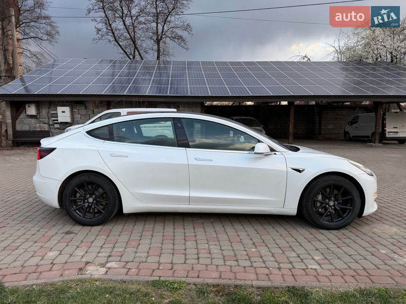 Седан Tesla Model 3 2019 в Калуше