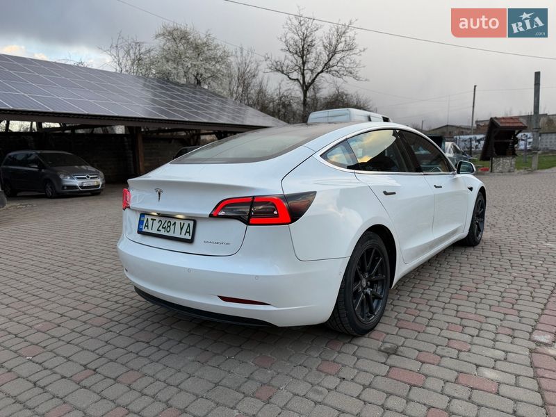 Седан Tesla Model 3 2019 в Калуше