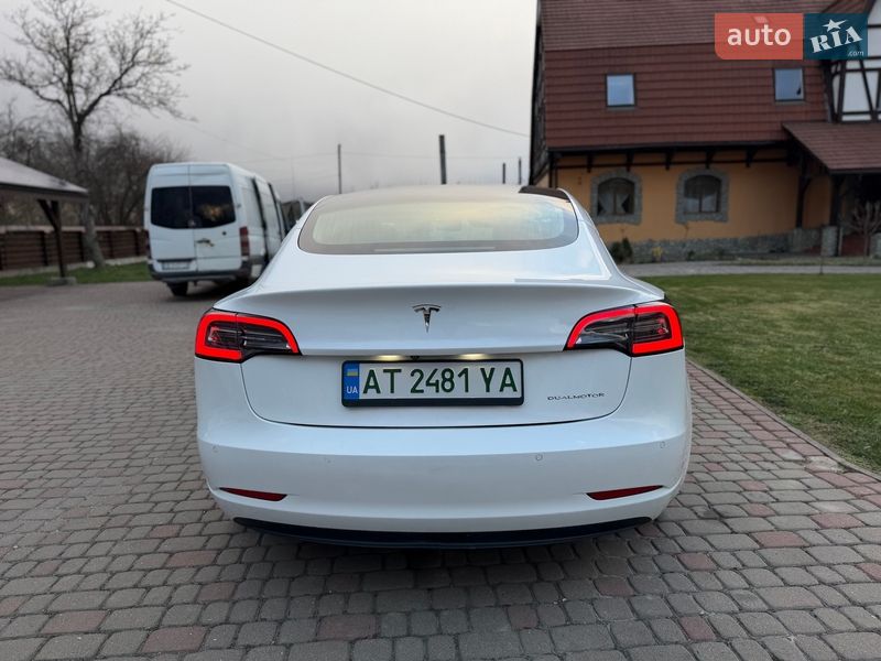 Седан Tesla Model 3 2019 в Калуше