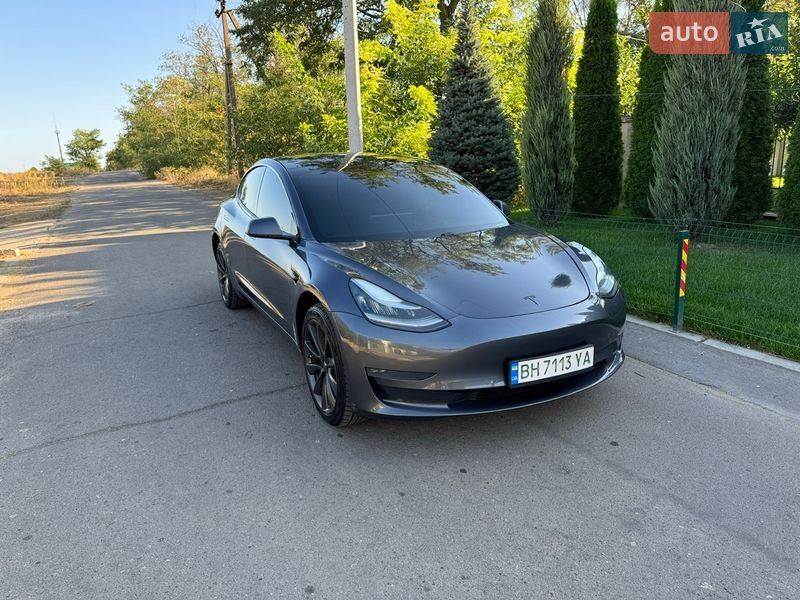 Tesla Model 3 2019