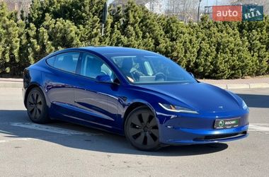 Седан Tesla Model 3 2024 в Києві