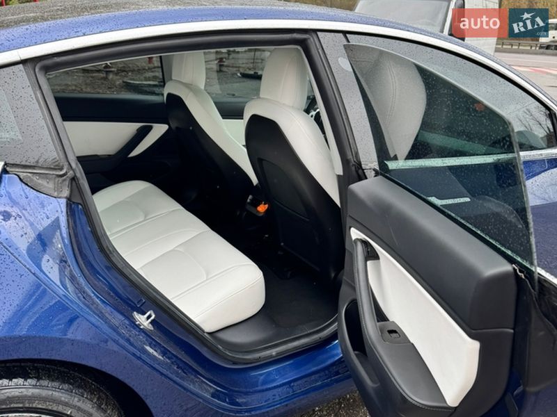 Седан Tesla Model 3 2019 в Києві