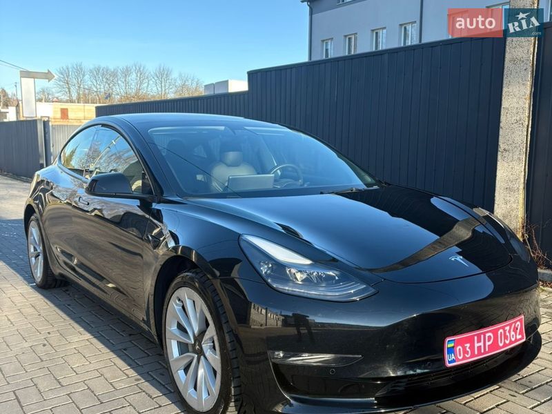 Tesla Model 3 2021