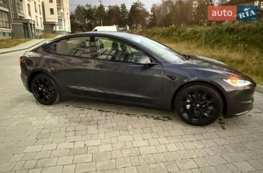 Седан Tesla Model 3 2024 в Львове
