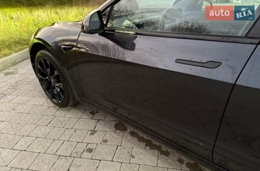 Седан Tesla Model 3 2024 в Львове