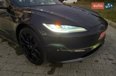 Седан Tesla Model 3 2024 в Львове