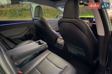 Седан Tesla Model 3 2024 в Львове