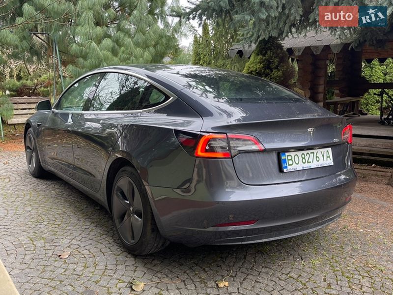 Tesla Model 3 2020