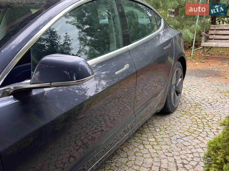 Седан Tesla Model 3 2020 в Тернополе