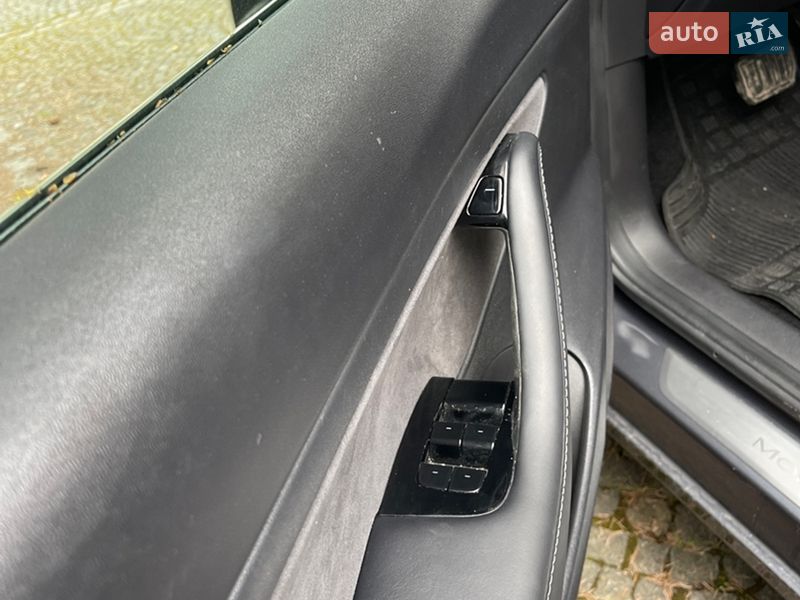 Седан Tesla Model 3 2020 в Тернополе