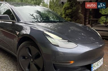 Седан Tesla Model 3 2020 в Тернополе
