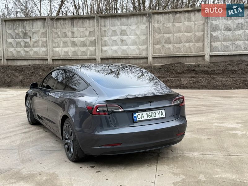 Седан Tesla Model 3 2018 в Золотоноші