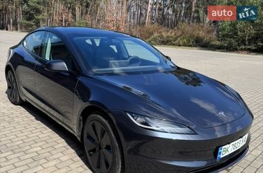 Седан Tesla Model 3 2024 в Костополе