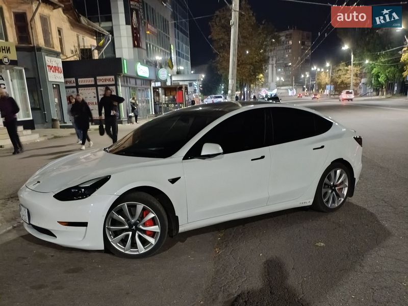Седан Tesla Model 3 2022 в Кривому Розі