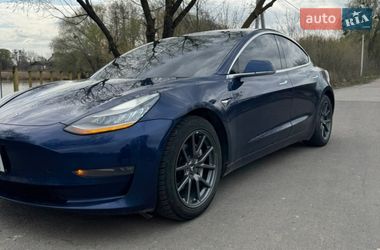 Седан Tesla Model 3 2018 в Рівному