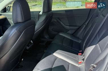 Седан Tesla Model 3 2020 в Черновцах