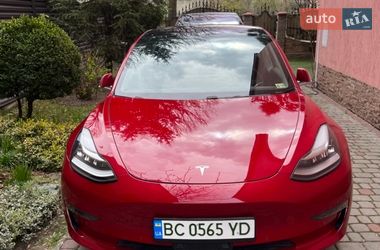 Седан Tesla Model 3 2018 в Львове