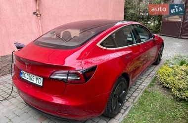 Седан Tesla Model 3 2018 в Львове