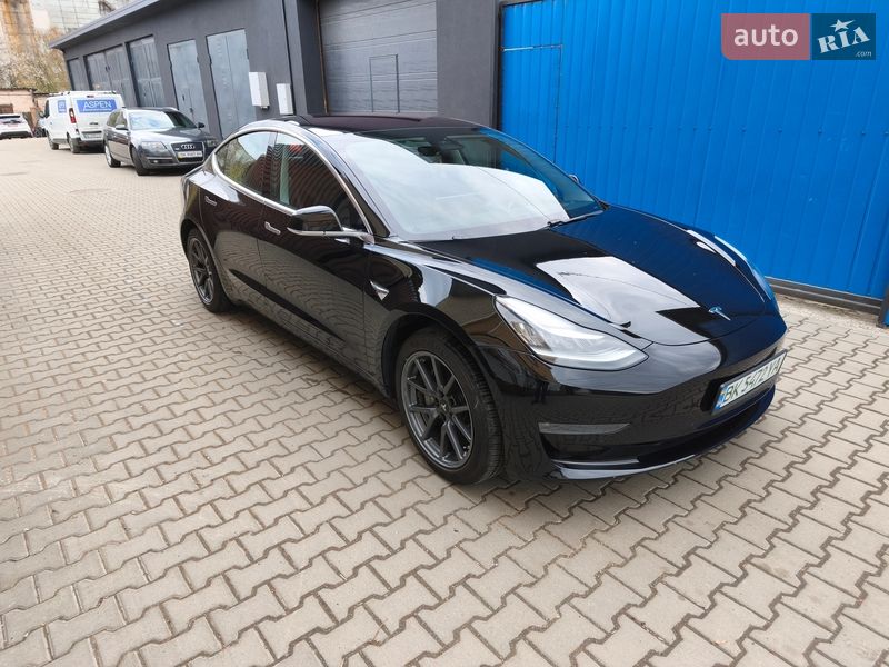 Tesla Model 3 2018