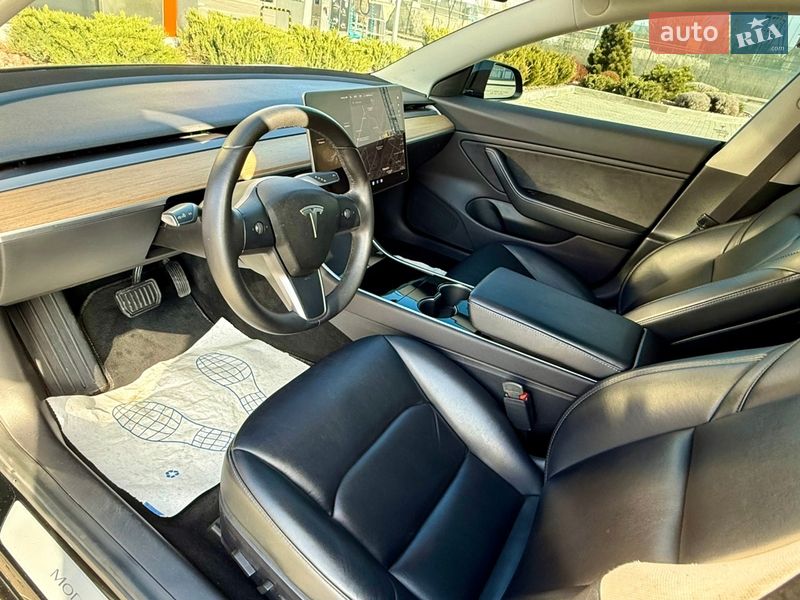 Седан Tesla Model 3 2019 в Харкові
