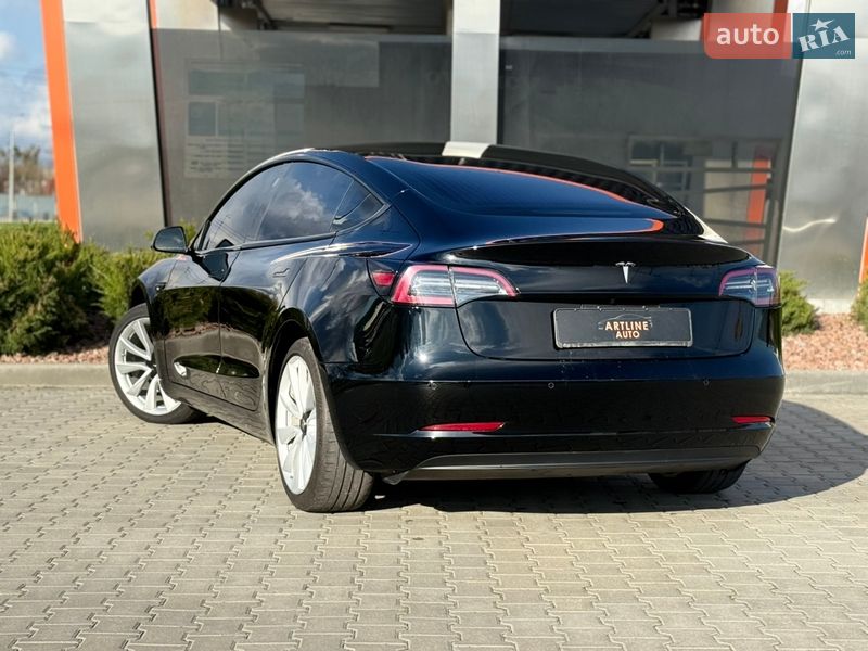 Седан Tesla Model 3 2019 в Харкові