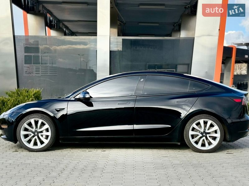 Седан Tesla Model 3 2019 в Харкові