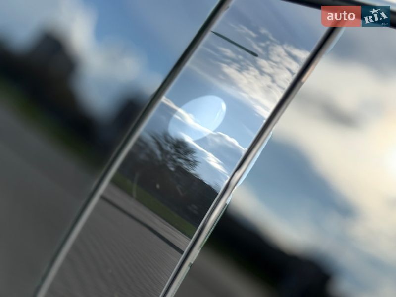 Седан Tesla Model 3 2019 в Харкові